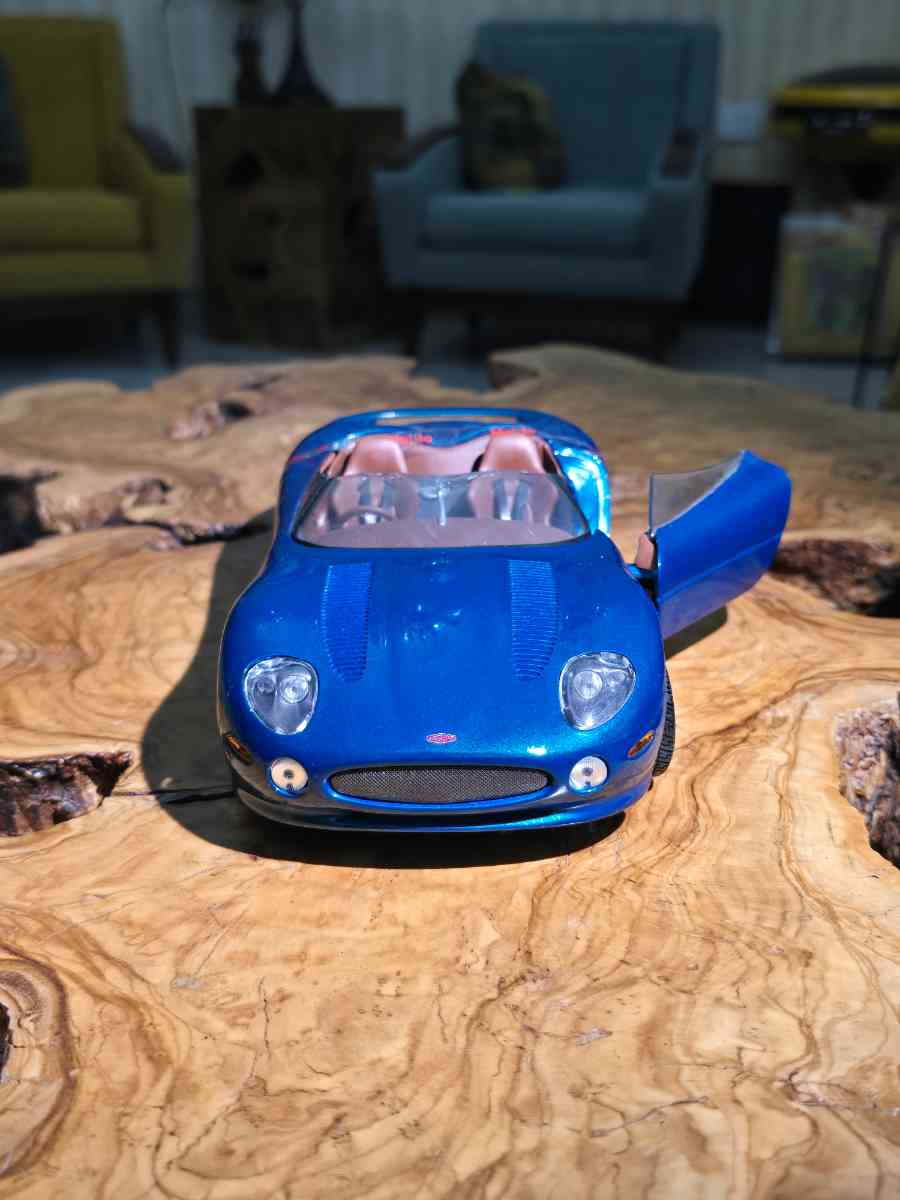 Maisto diecast car 1/18 jaguar xk 180
