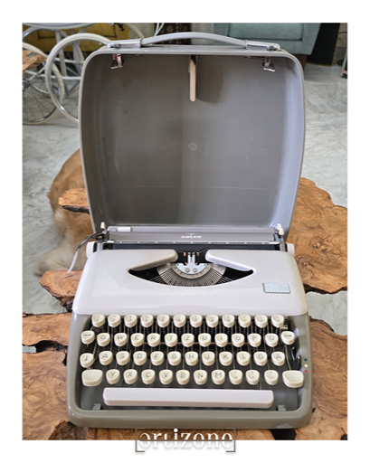 Vintage Typewriter (Adler Tippa)