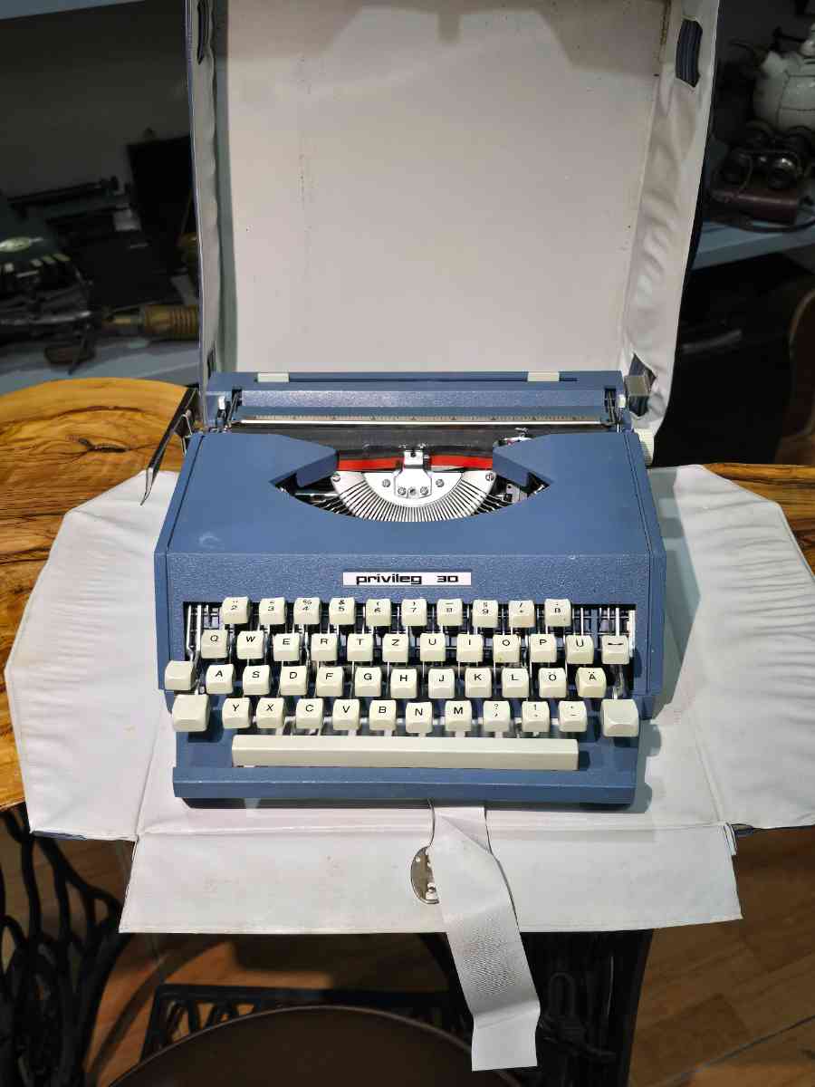 Privileg 30 spaceage Typewriter