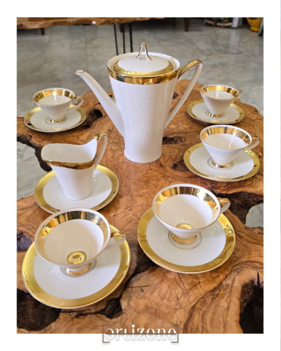 Elegant Porcelain Tea Set (Bavaria)