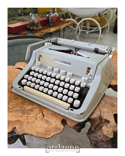 Hermes 3000 Typewriter (Arabic Keyboard)