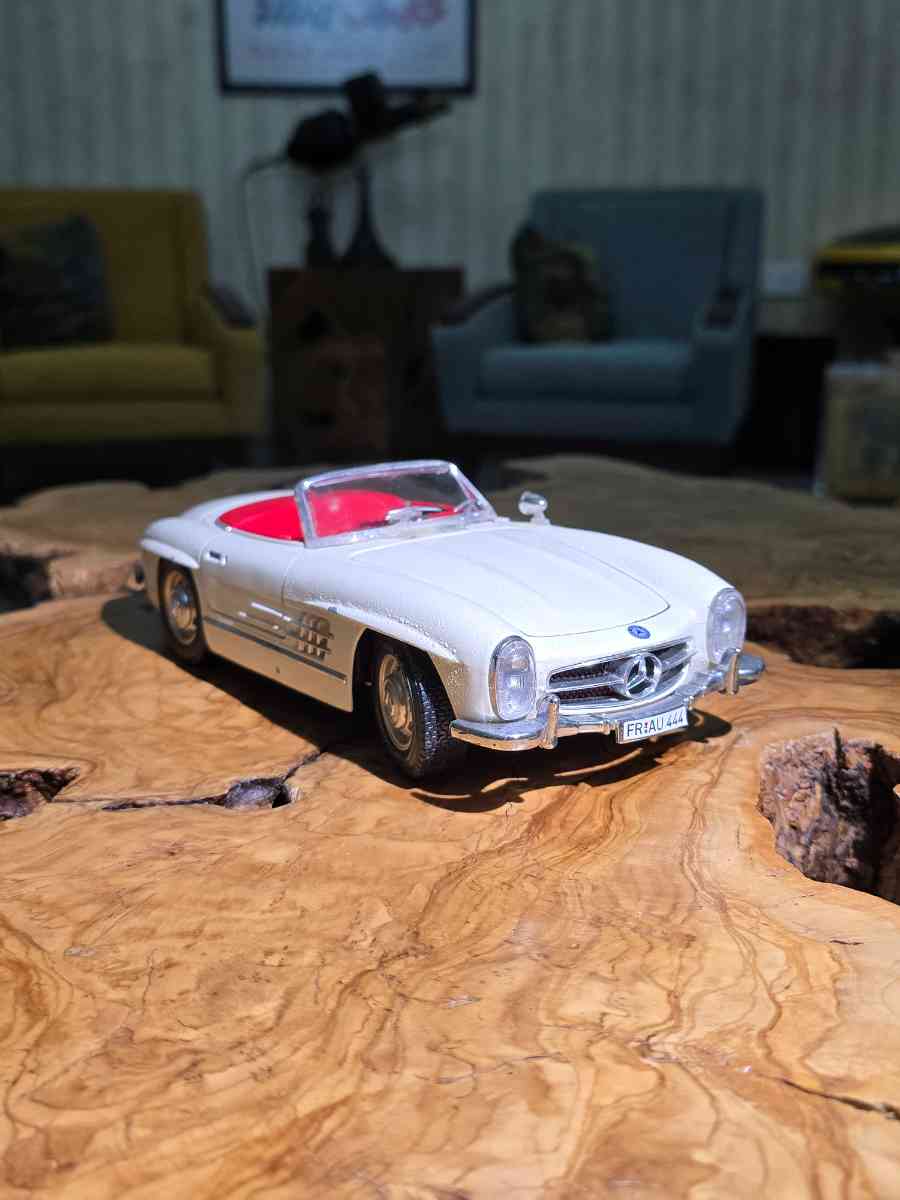 Bburago diecast 1/18 mercedes 300sl car