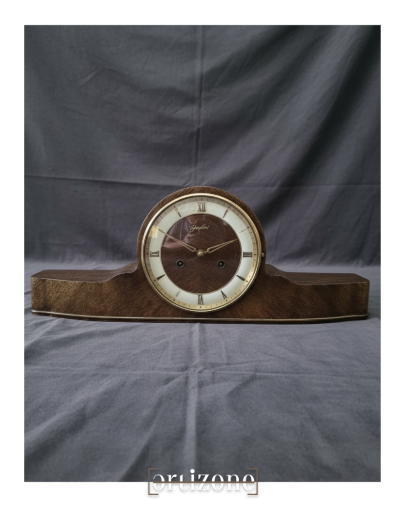 Vintage mantel clock