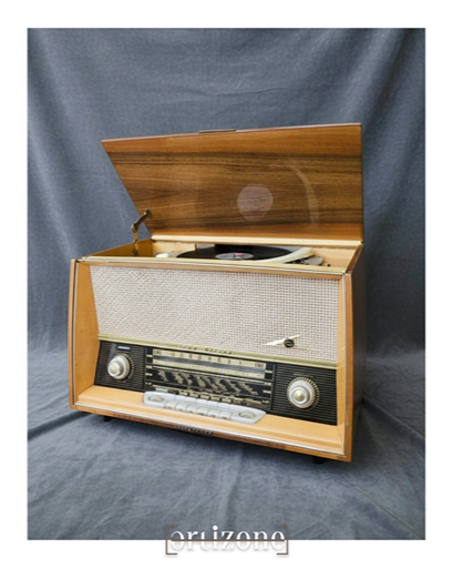 Vintage Record Player & Radio 