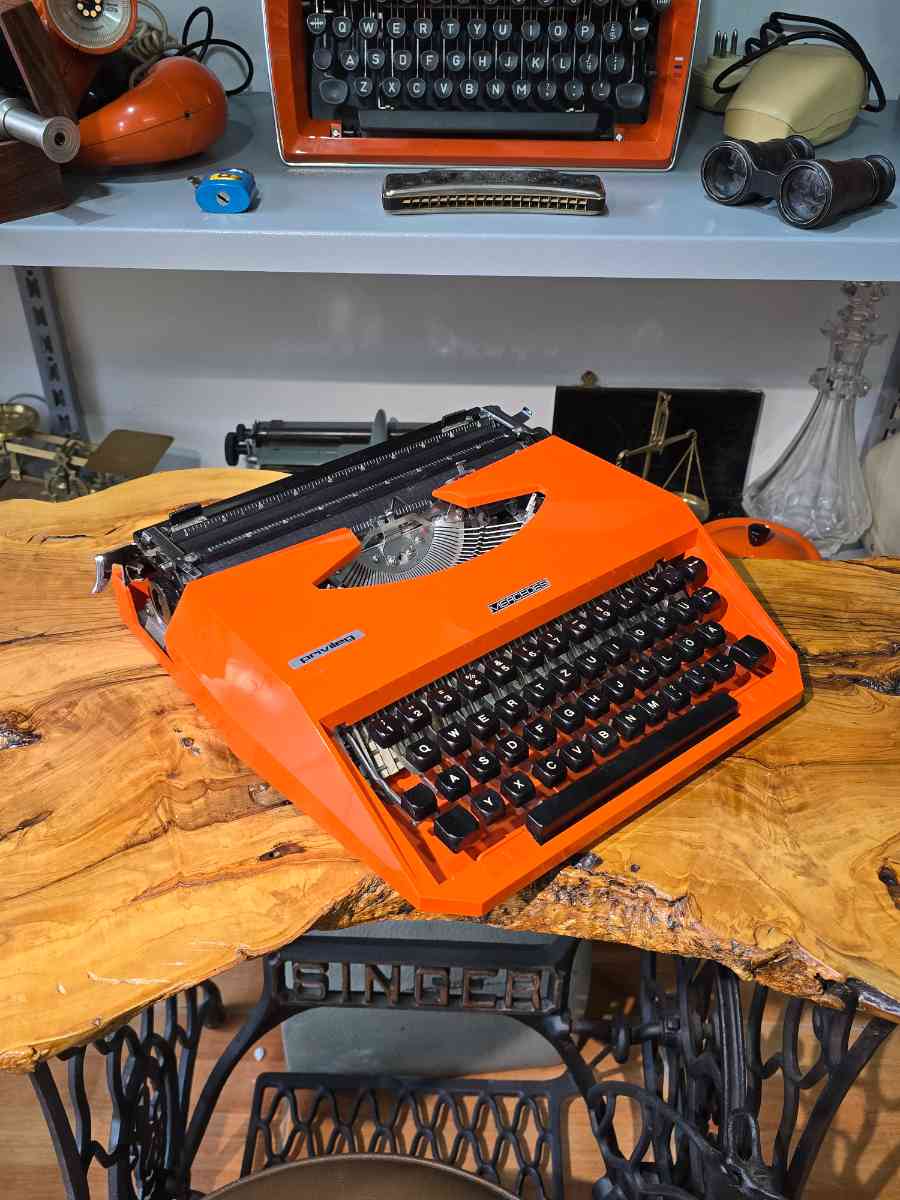 Mercedes Privileg Vintage Typewriter