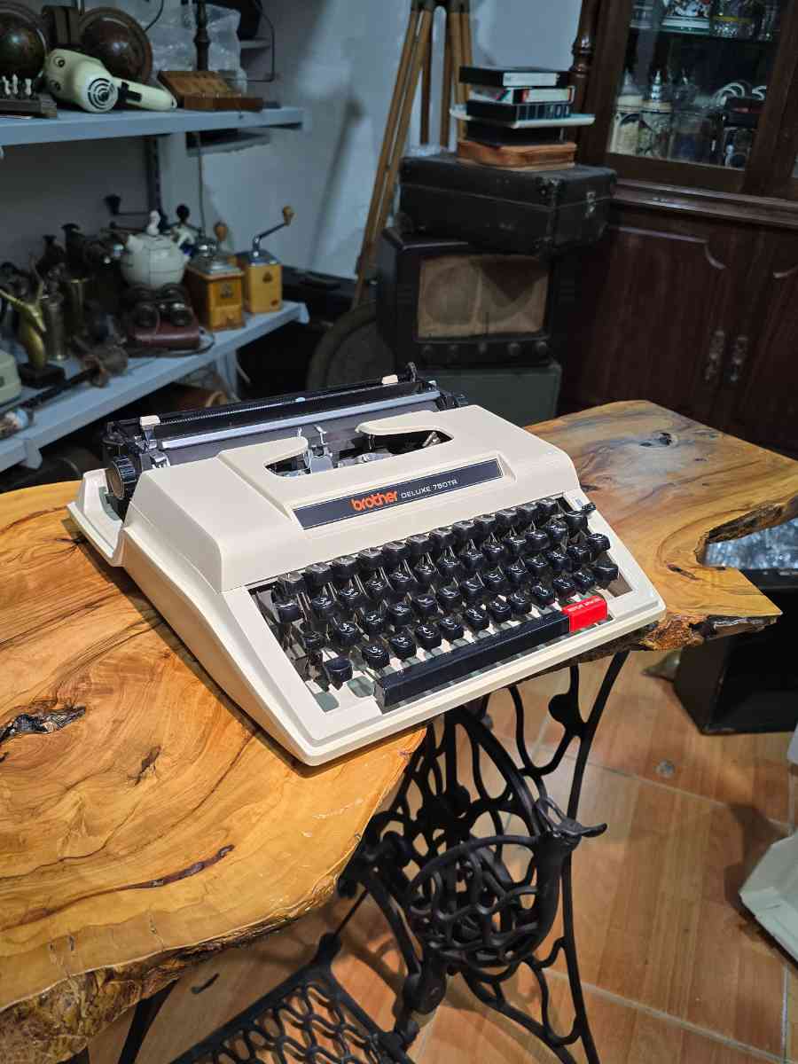Vintage Brother Deluxe 750TR Arabic Keyboard 