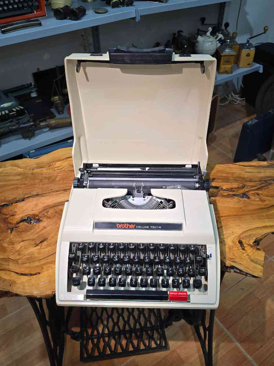 Vintage Brother Deluxe 750TR Arabic Keyboard 