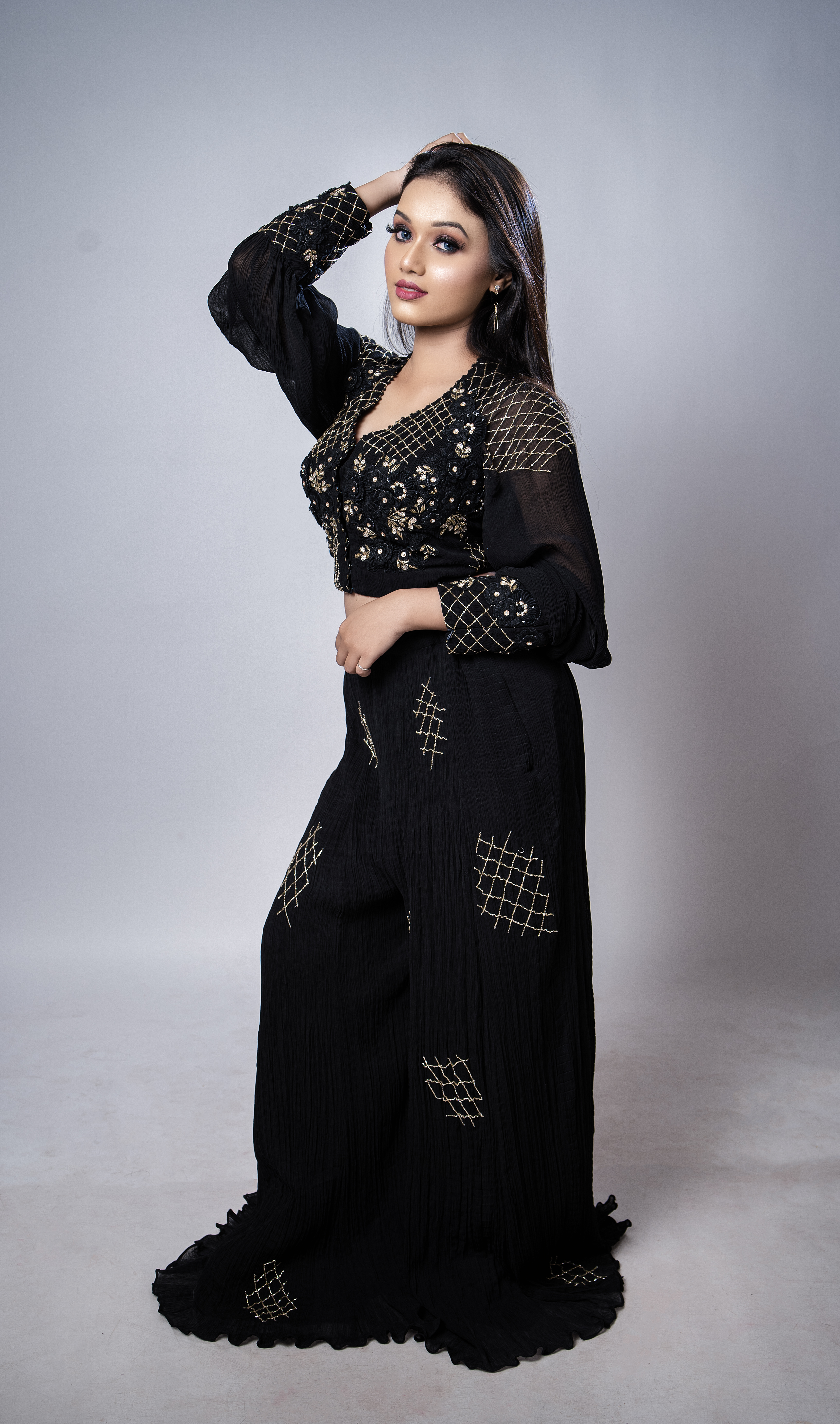 Gaun Hitam Bordir Elegan
