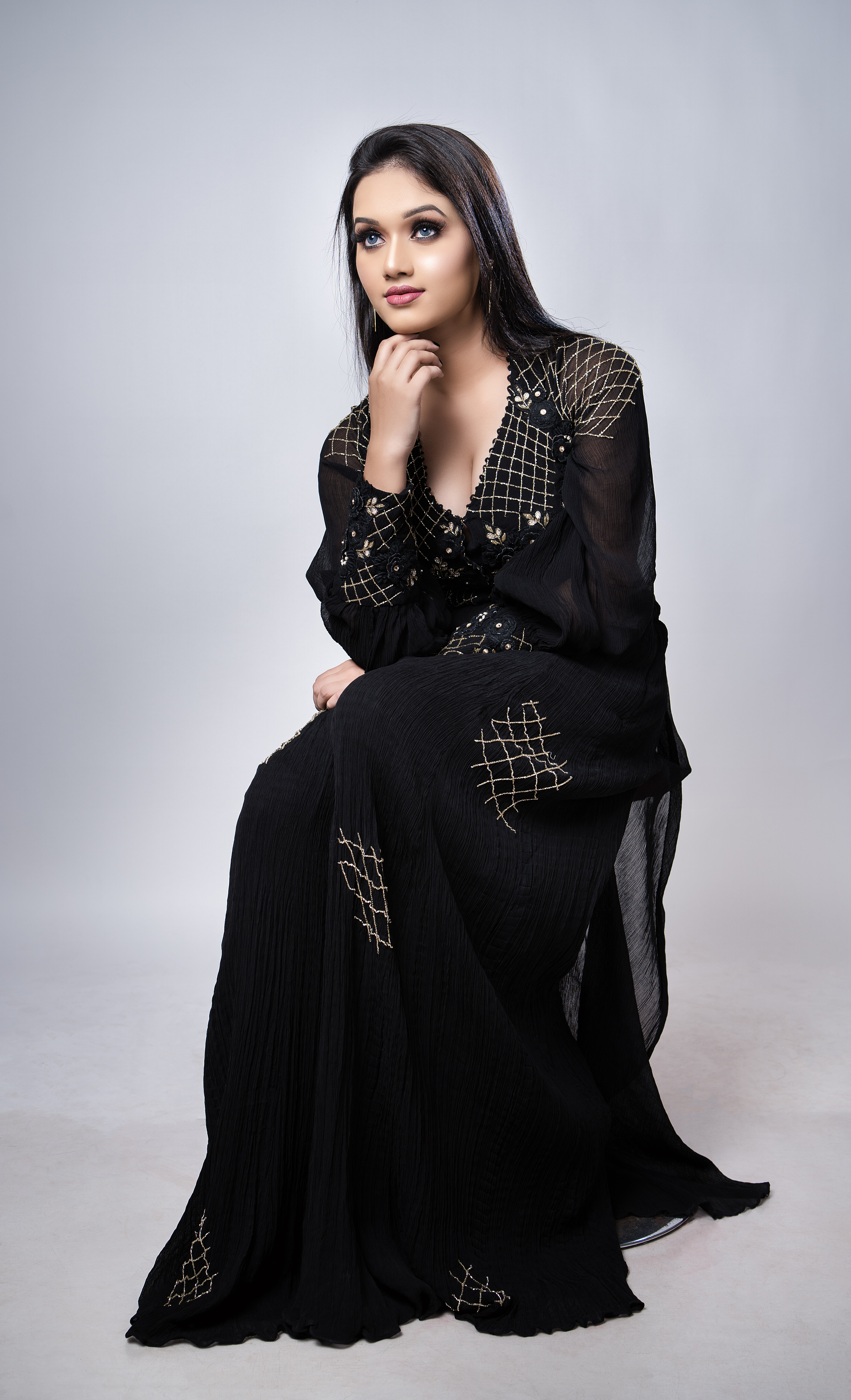 Gaun Hitam Bordir Elegan