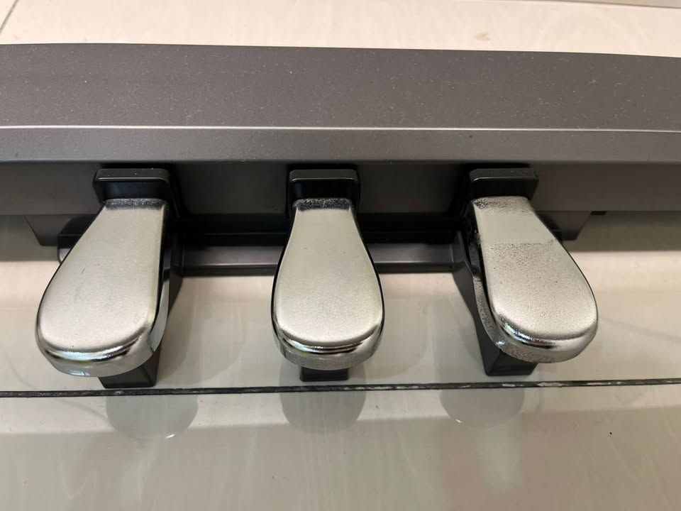 Casio PX-135BK/WE White Keyboard with Bench