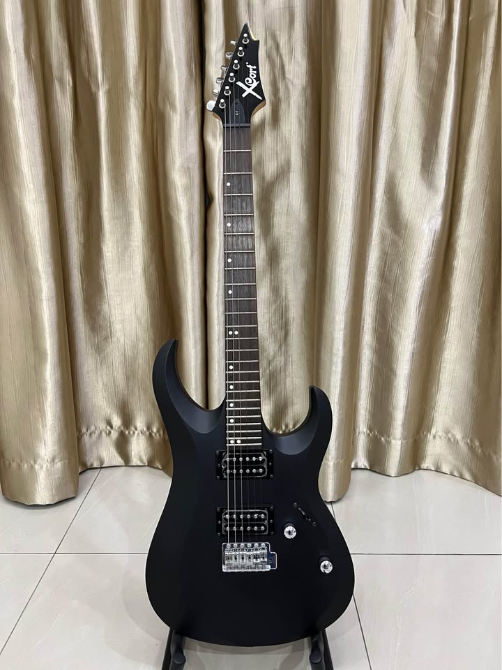 Cort X-1 Guitar Black Strato Double Cut Away