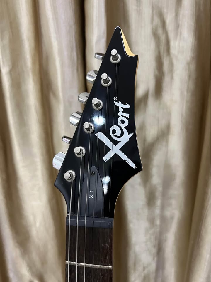 Cort X-1 Guitar Black Strato Double Cut Away
