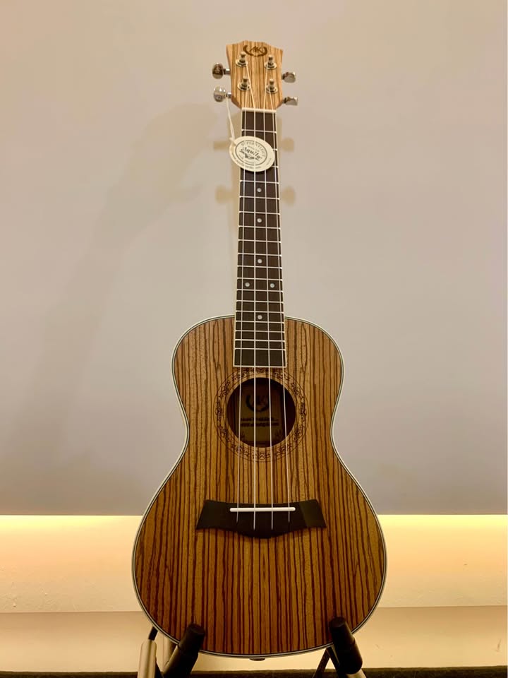 A&K Ukulele UK 23-26 Concert Ukulele