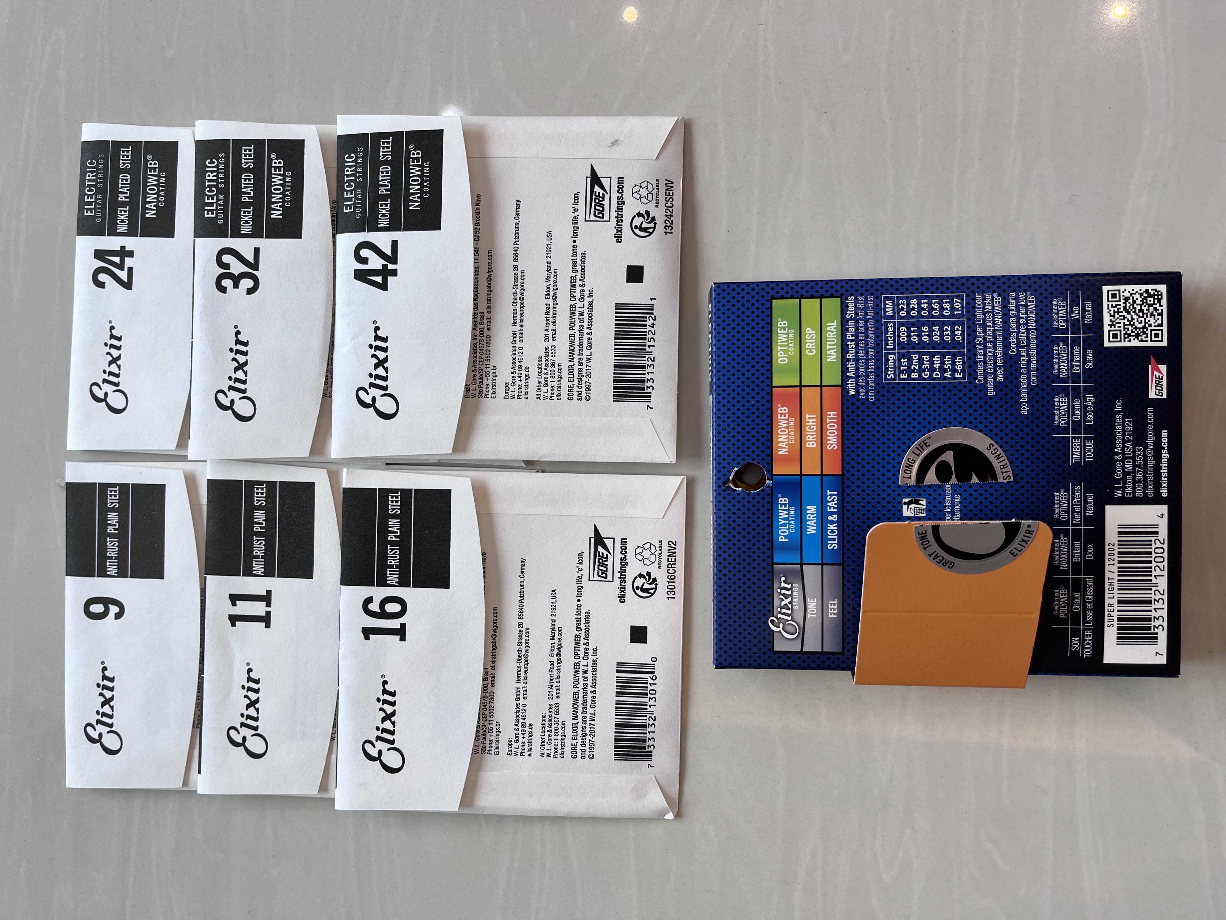 Elixir Strings Electric Guitar Strings Electric Nickel Plated Steel Strings with NANOWEB Coating Super Light (.009-.042)