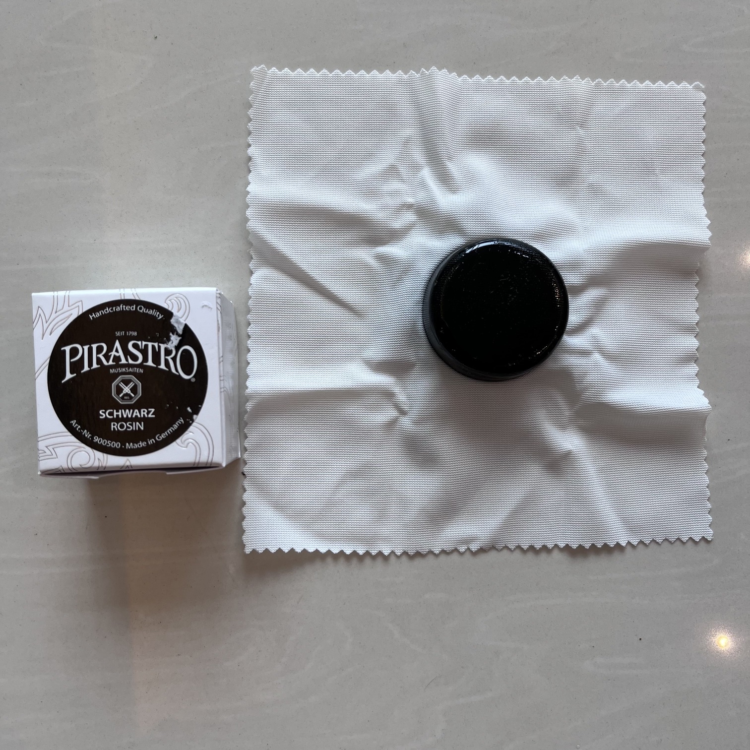 Pirastro Schwarz Violin Rosin Handcrafted Quality Made in Germany