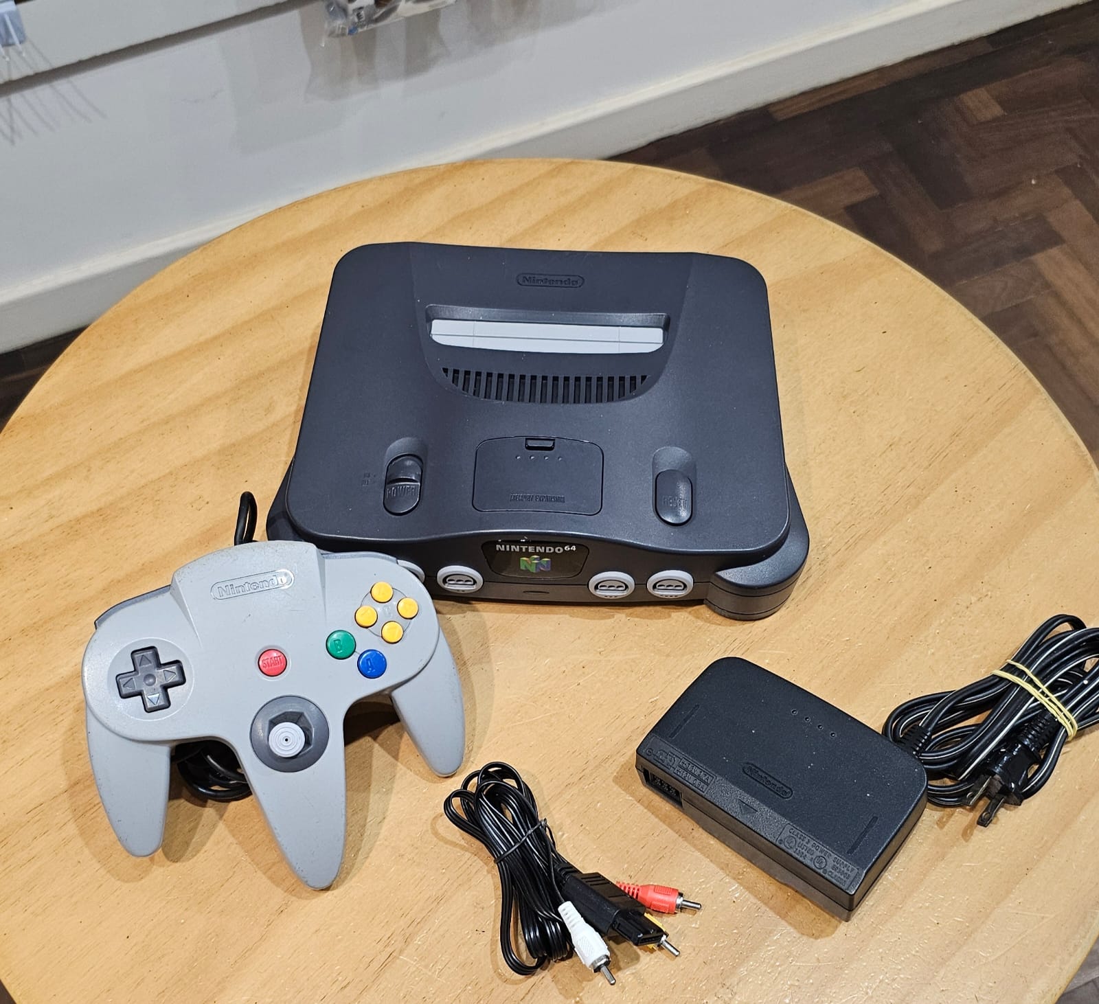Nintendo 64 com 1 Controle
