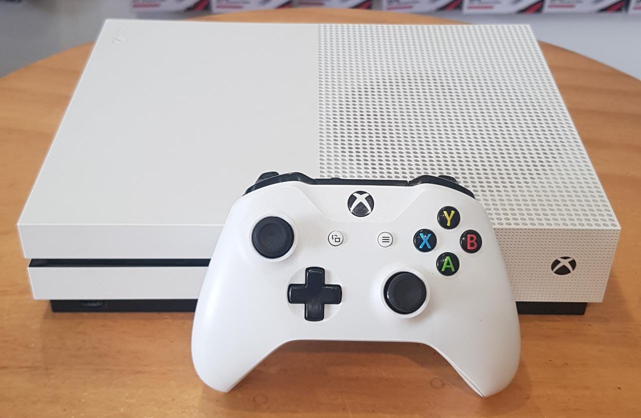 Xbox One S Hd 1Tb com 1 Controle