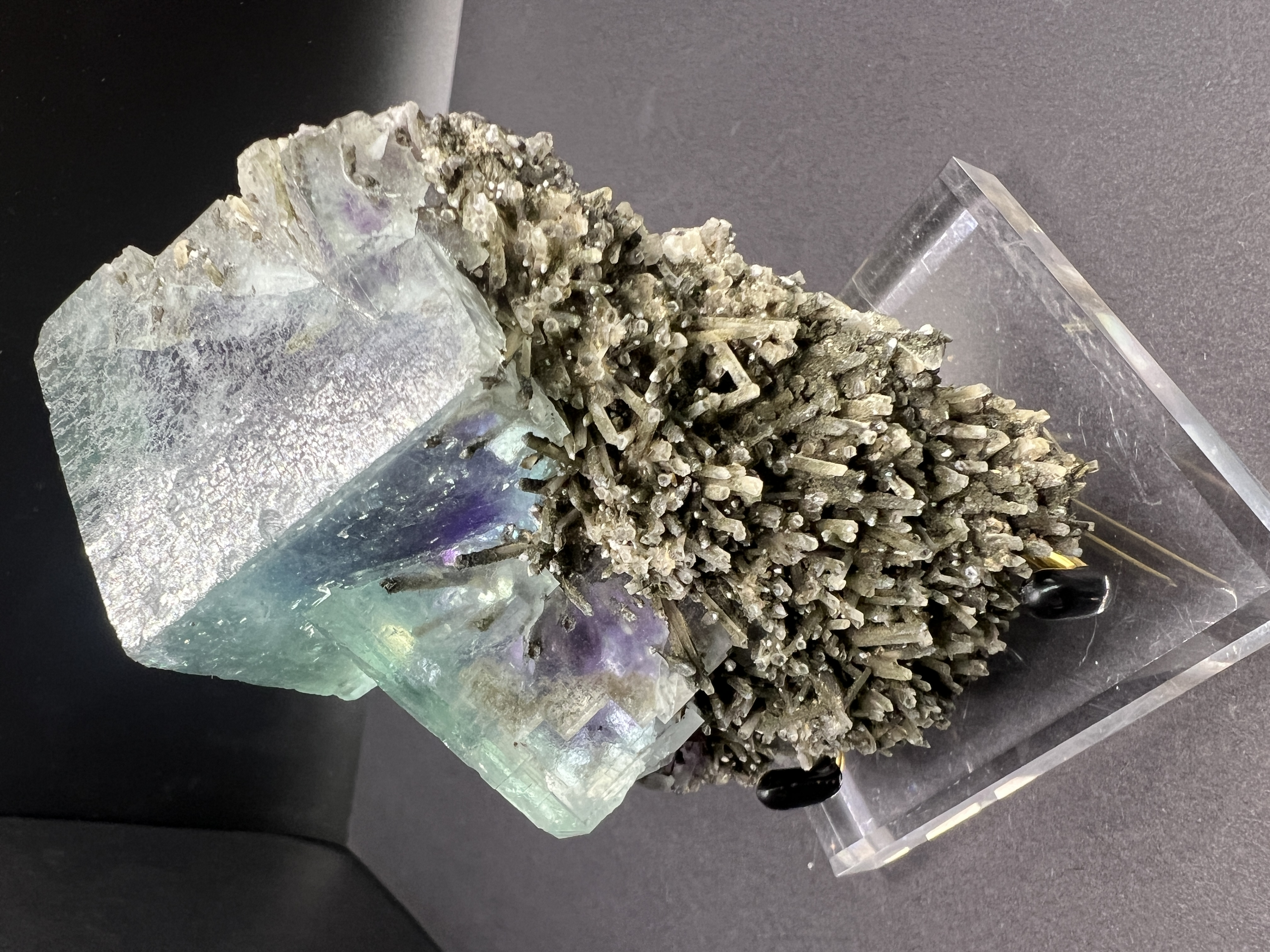 Fluorite on Quartz with Chlorite “Beard” — Yaogangxian Mine