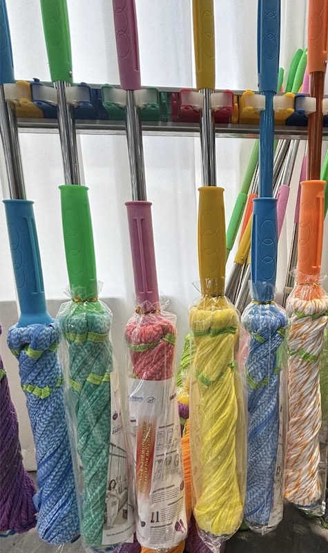 China Wholesale Household quality wholesale cleaning tool easy mop microfiber twist floor mop