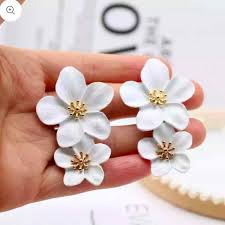 Designer White Flower Shaped Earrings