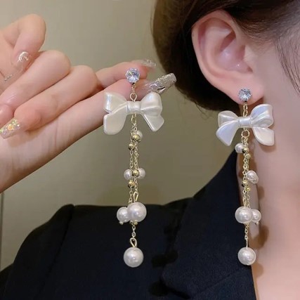 Graceful Harmony: Korean White Bow Shaped with Pearl Hangings
