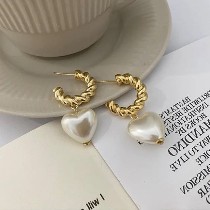 Starstruck Chic: Celebrity Inspired Chunky Chubby Hoops