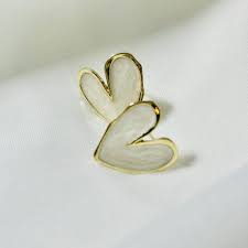 Pure Affection: Alloy Minimal White Heart Studs