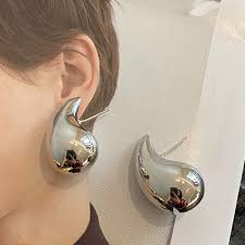 Silver Serenity: Alloy Silver Teardrop Shaped Earrings