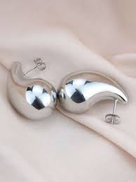 Silver Serenity: Alloy Silver Teardrop Shaped Earrings
