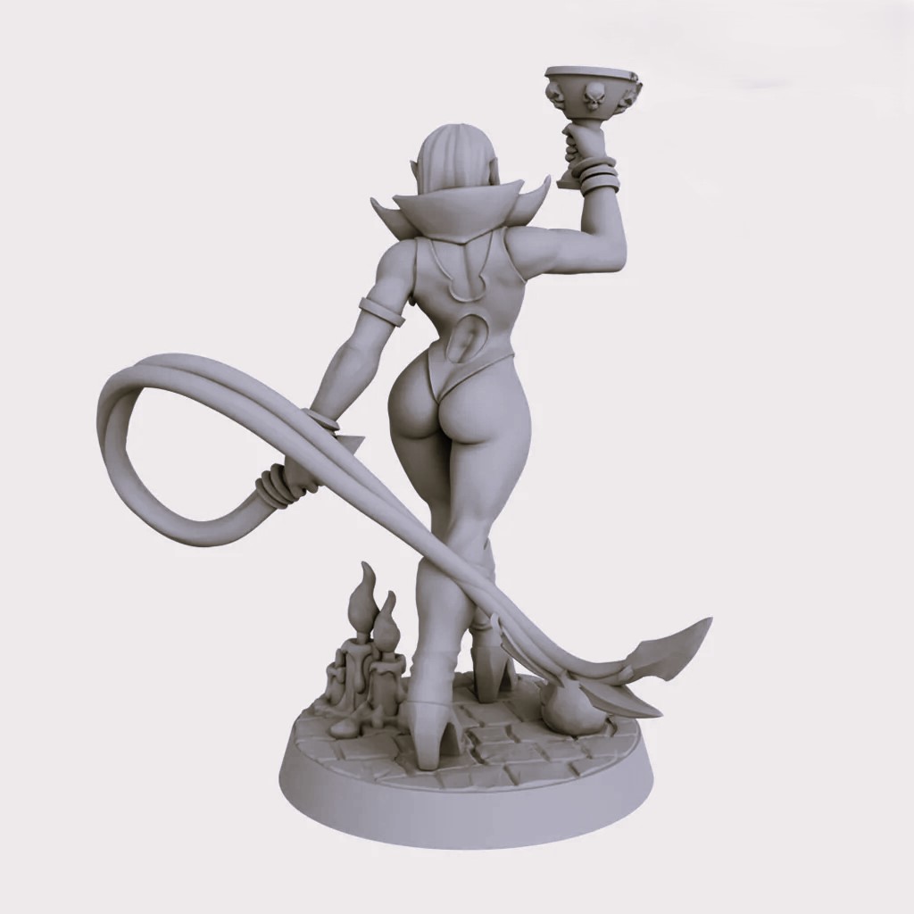 Lucinda - The Seductive Vampire Beauty