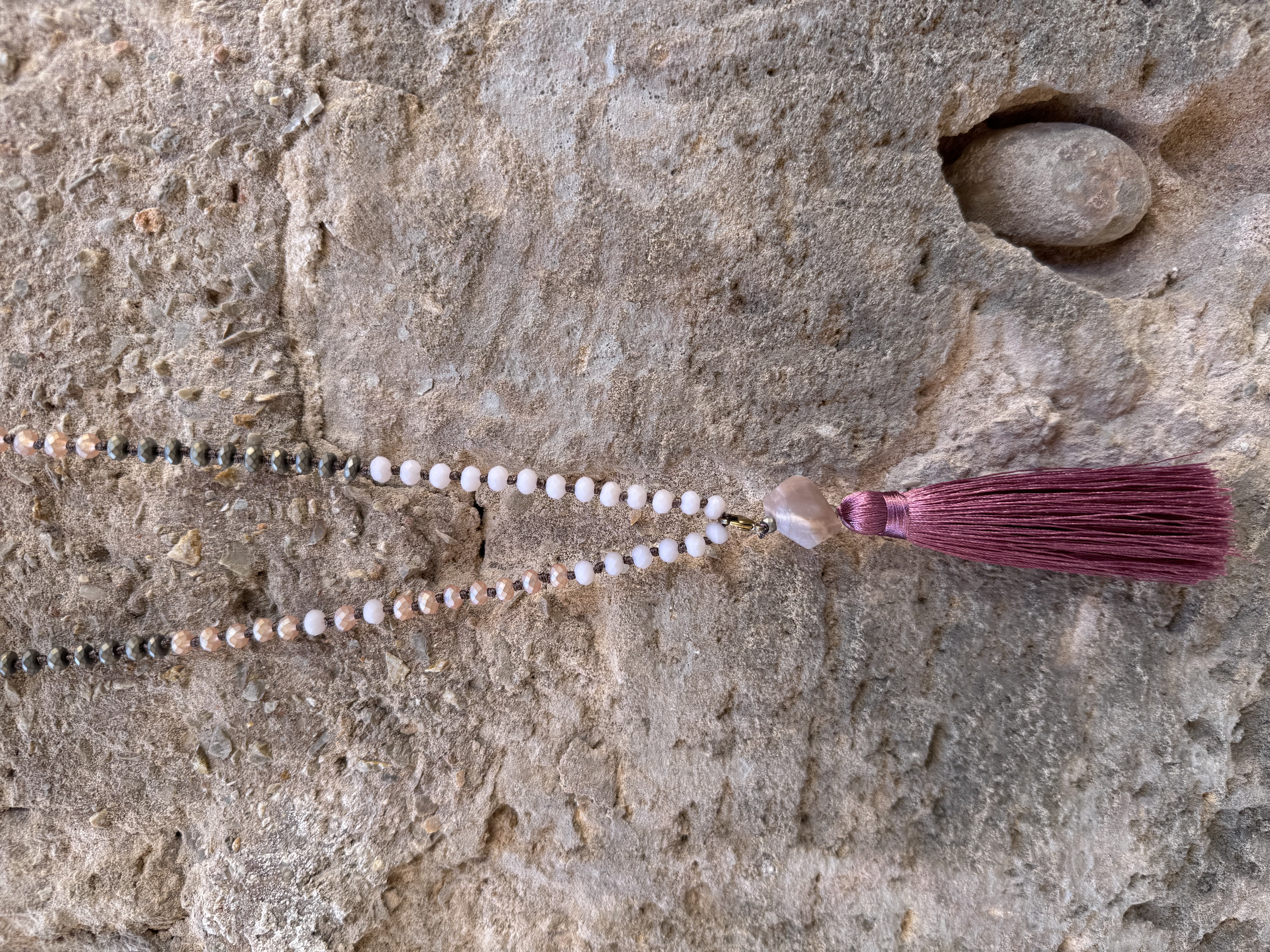 Collar Borla piedra