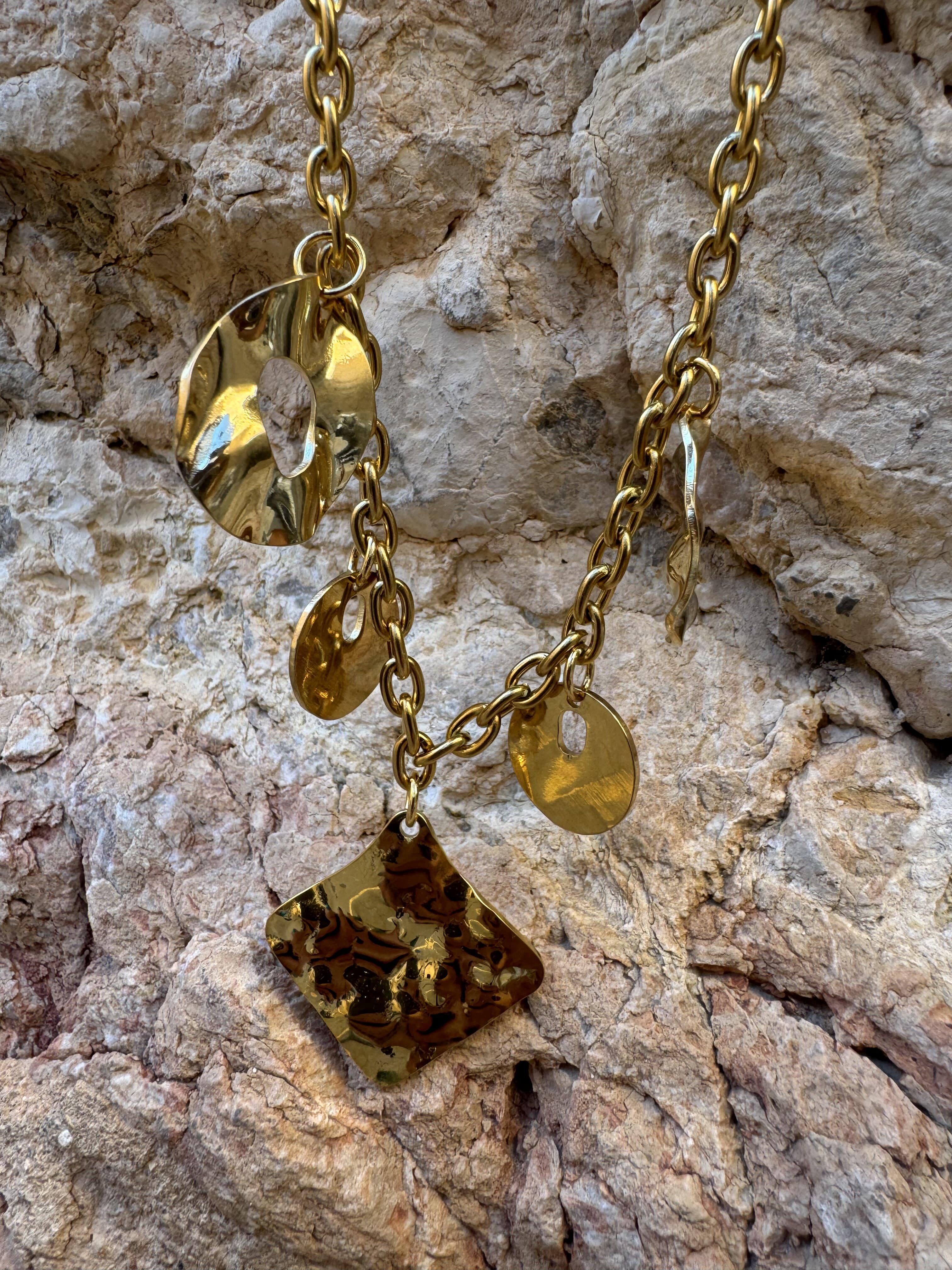 Collar dijes