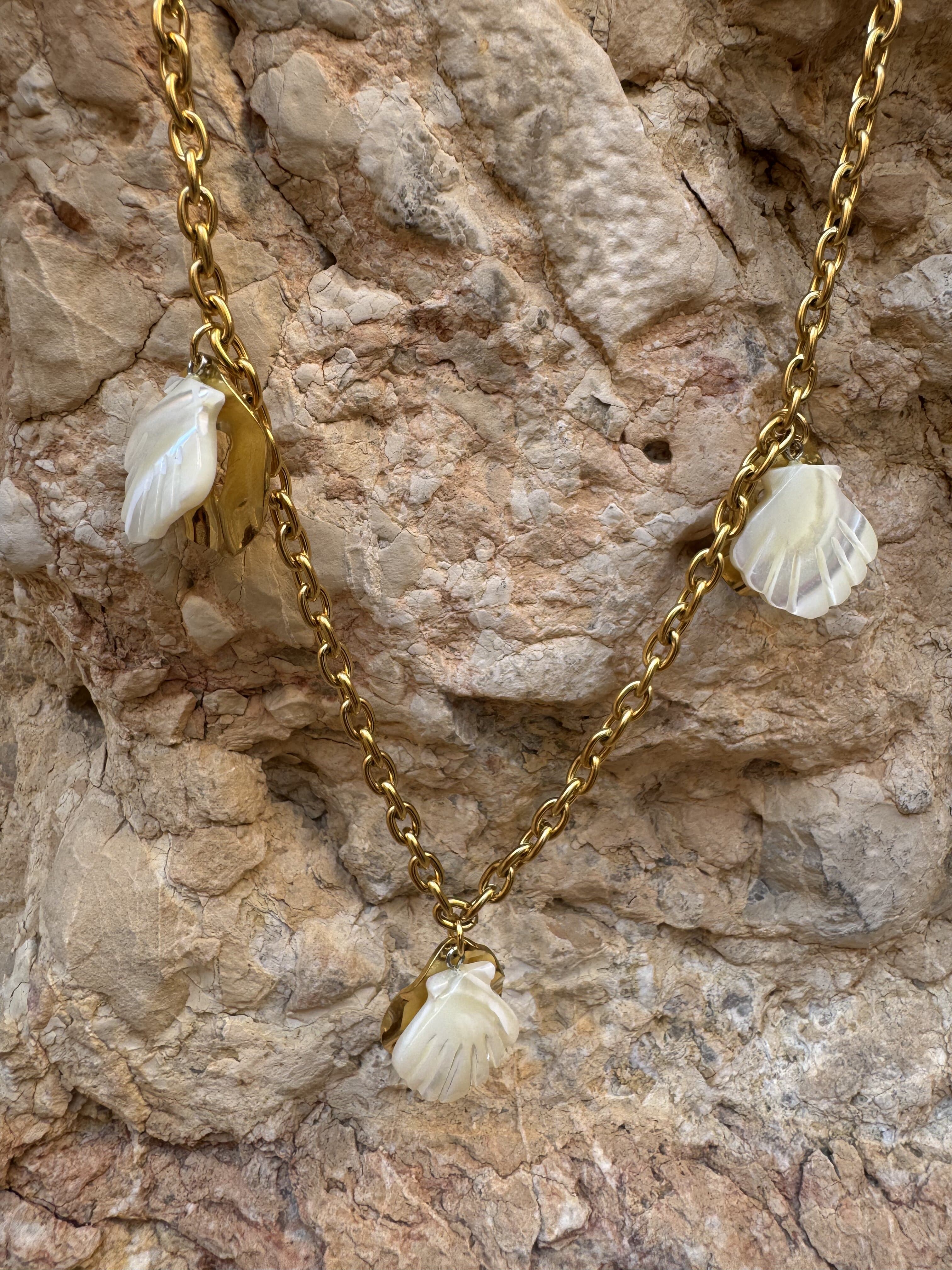 Collar nacar