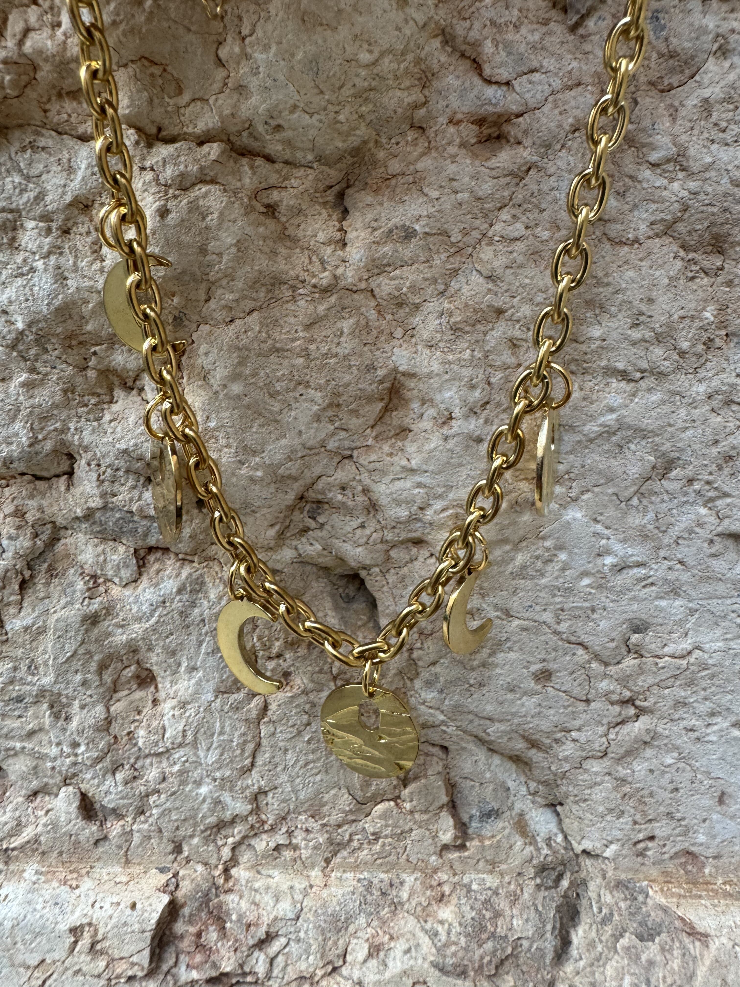 Collar Moon
