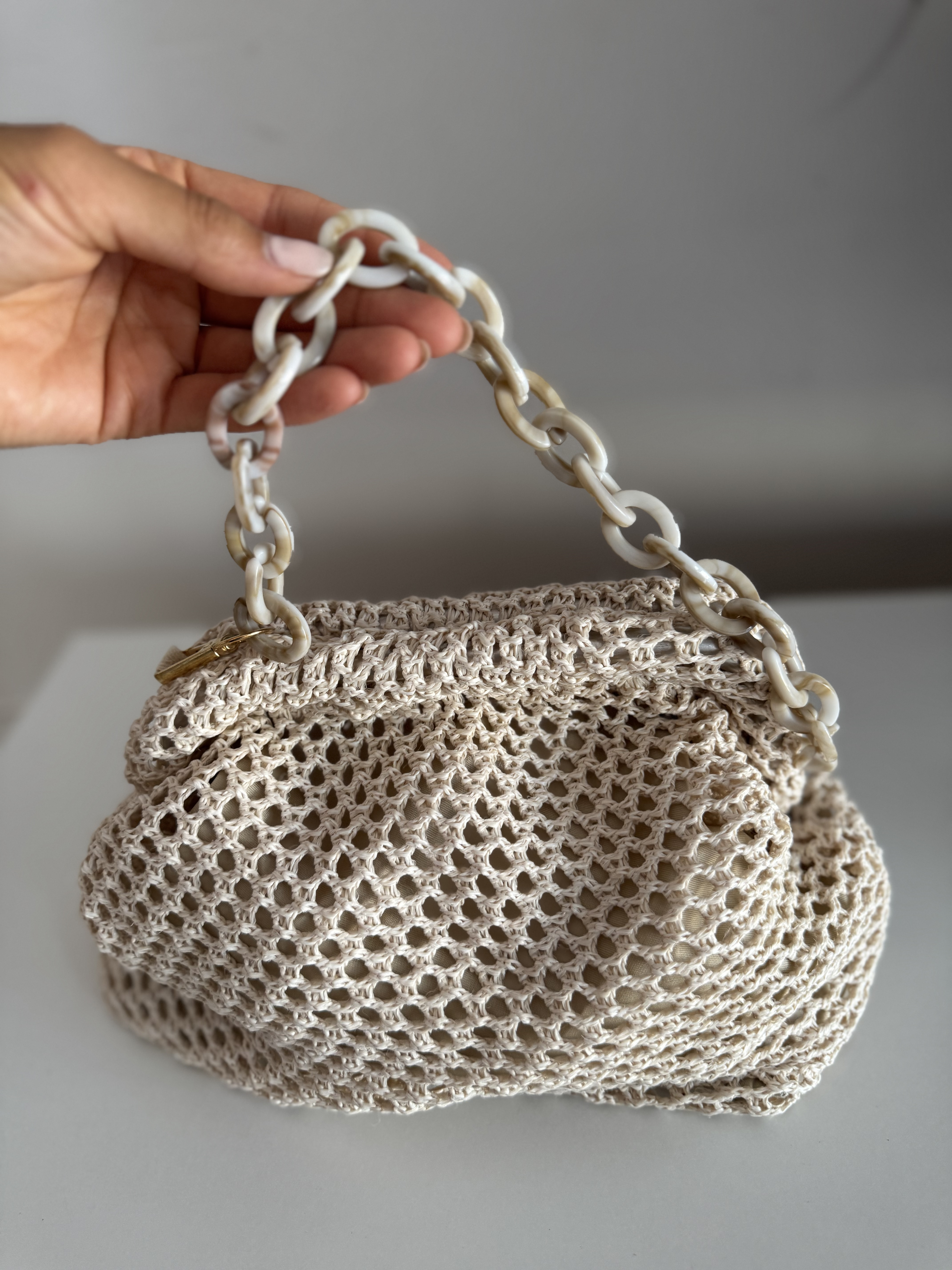 Bolso de mano tejido 