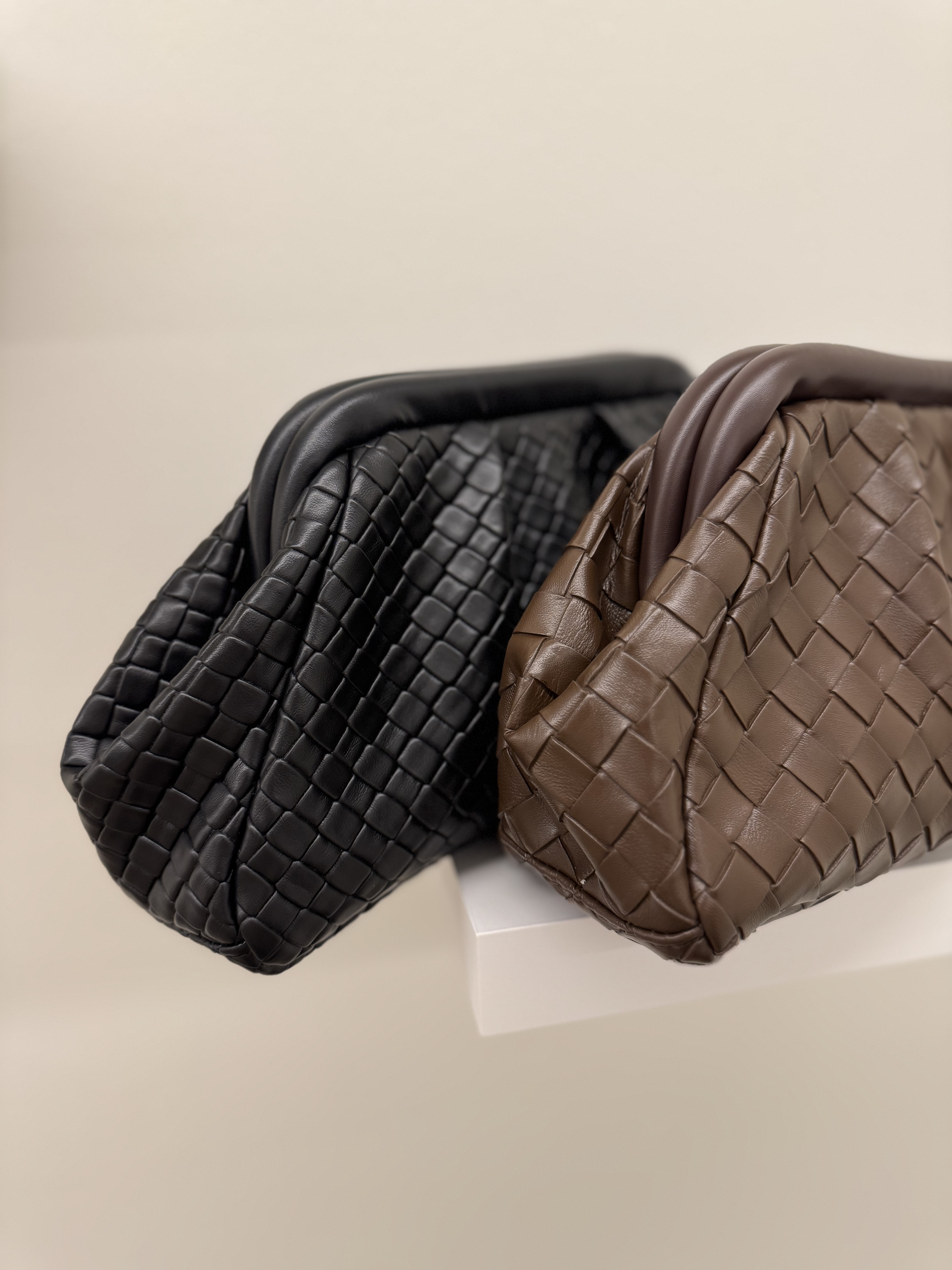 Bolso de mano piel trenzada