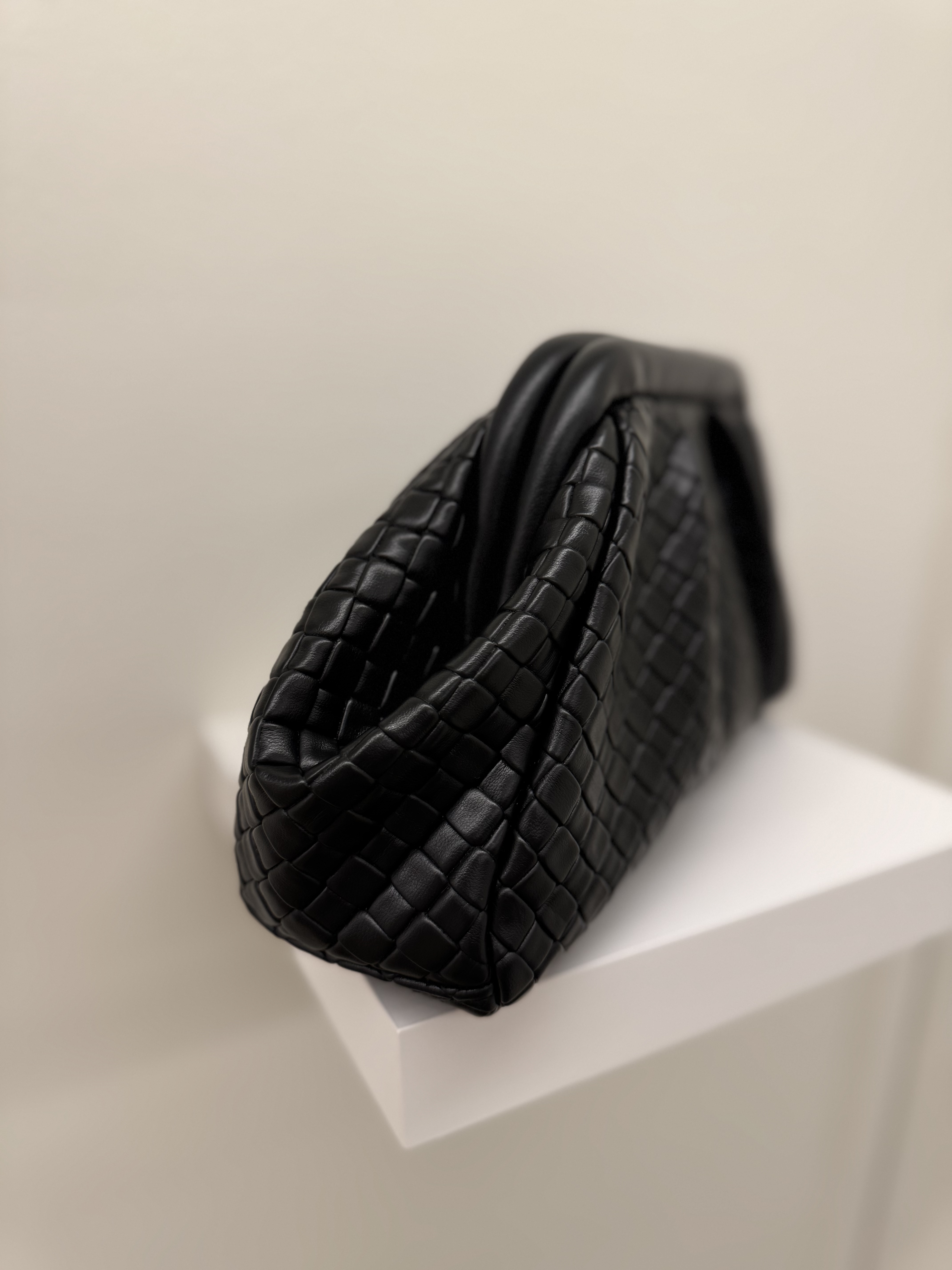 Bolso de mano piel trenzada