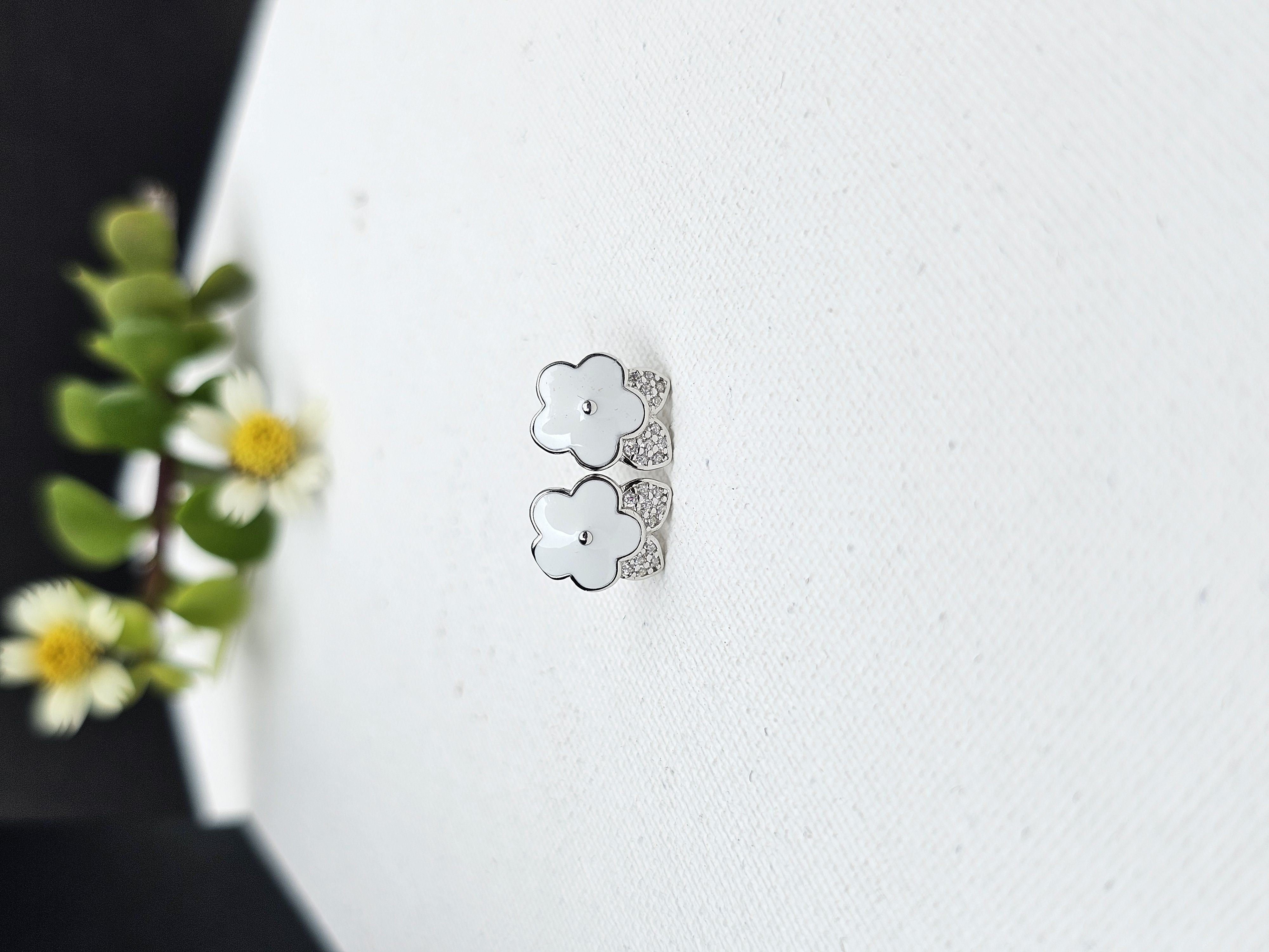 The "Petal Gleam" Studs 🌼