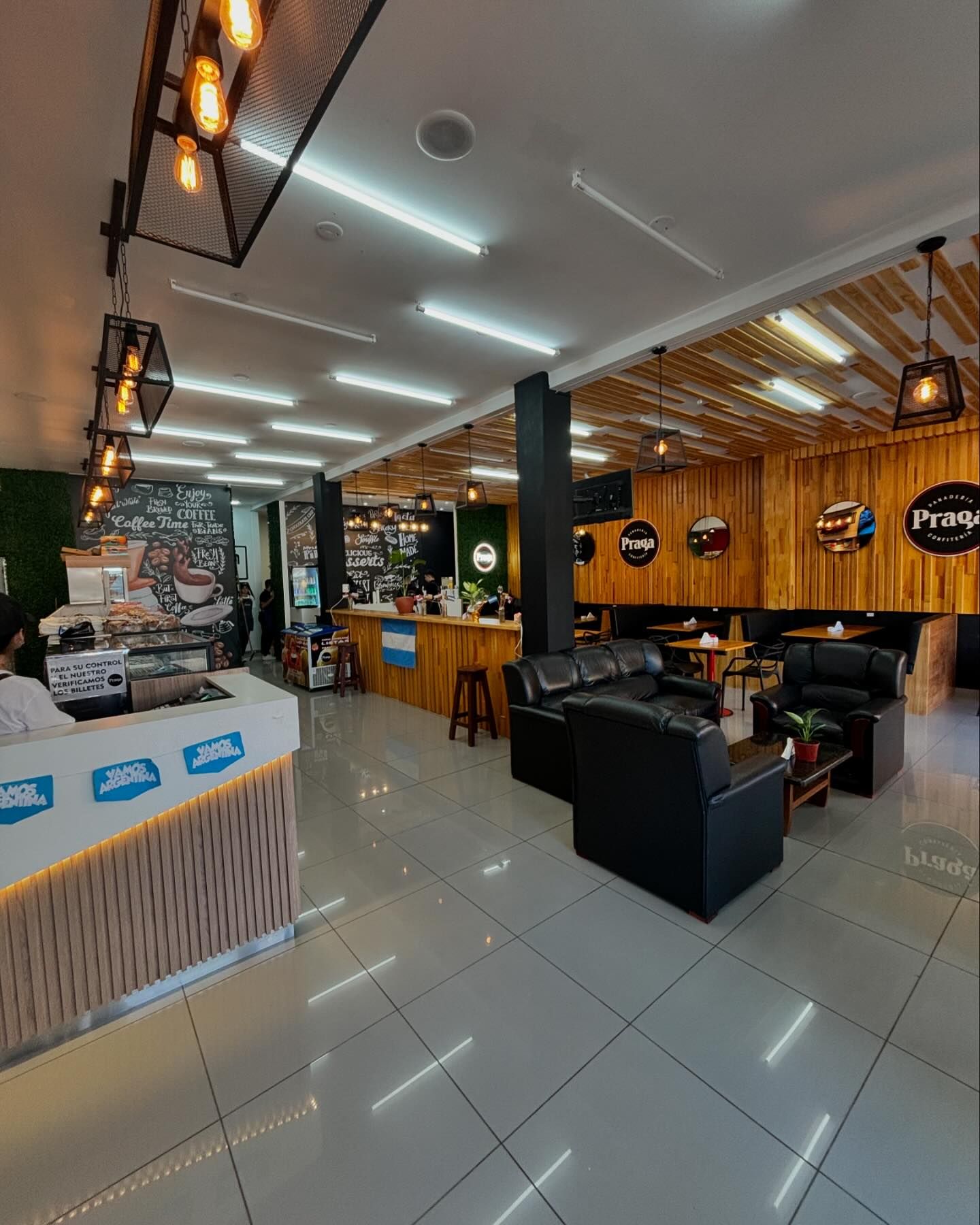 Panadería, Confitería y Cafetería Praga