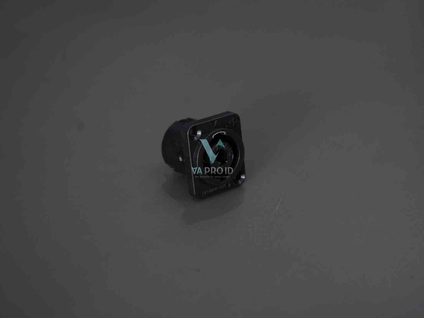 Konektor speakon neutrik nl4mp