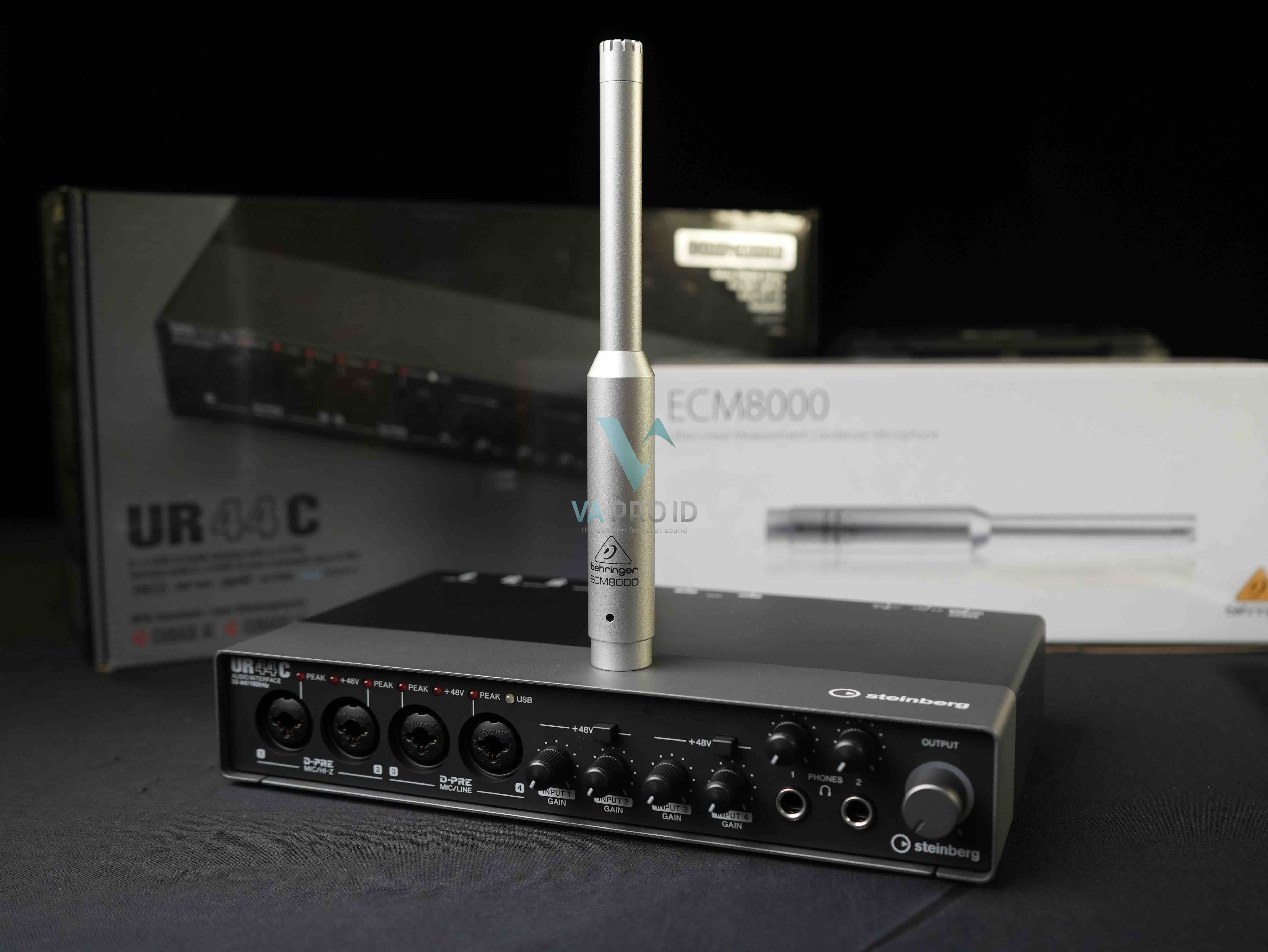 RTA Measurement Steinberg ur44c mic Behringer ecm8000
