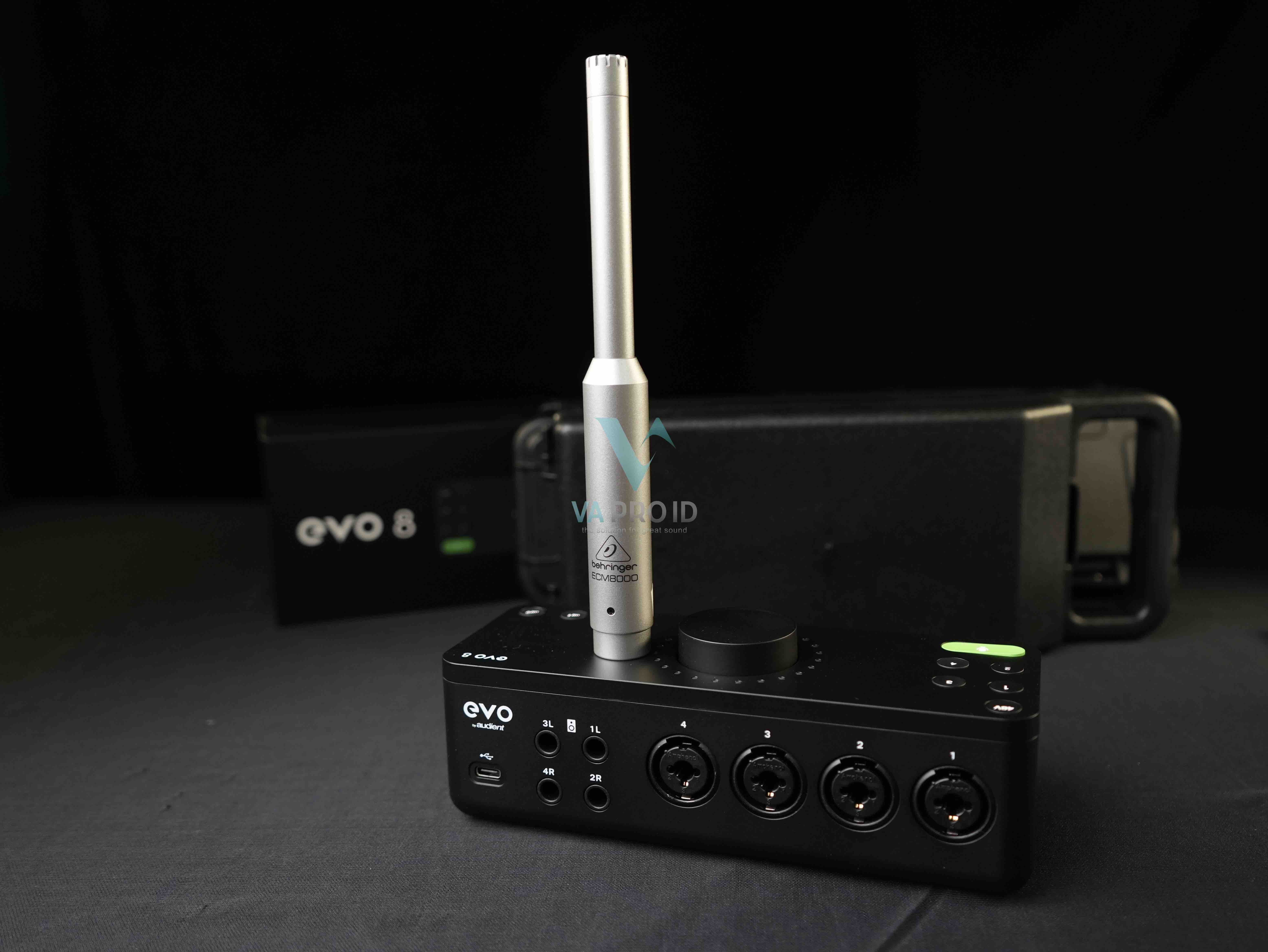 RTA Measurement audient evo8 mic behringer ecm8000