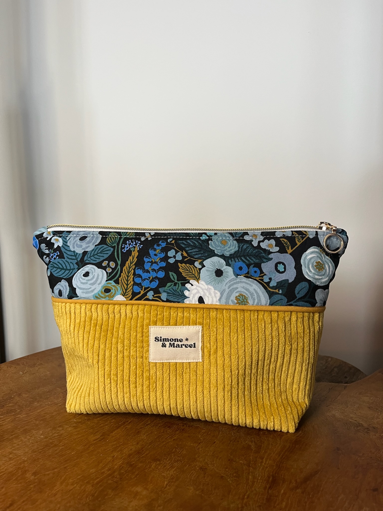 Trousse Paris velours jaune et fleurie