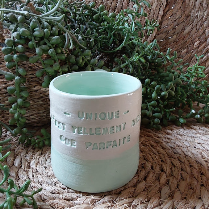 Tasse à message " Unique c'est tellement mieux que parfaite "