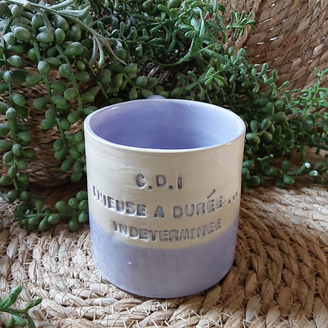 Tasse à message " C.D.I Chieuse à durée...indeterminée "