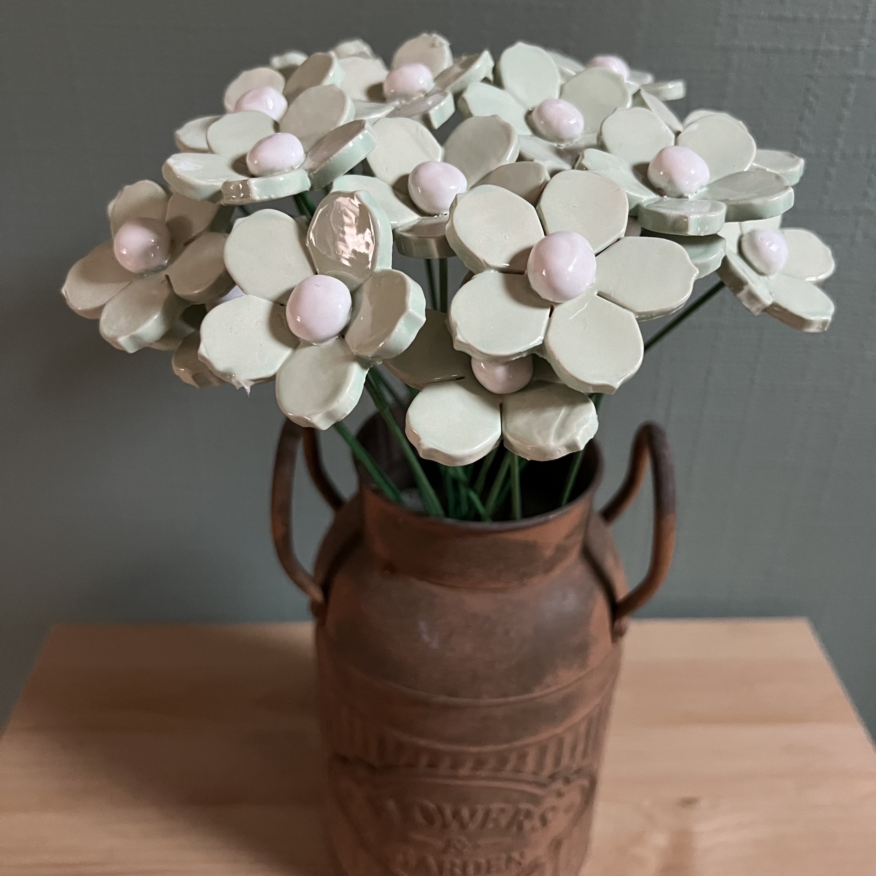 Fleurs en céramique VERT PASTEL