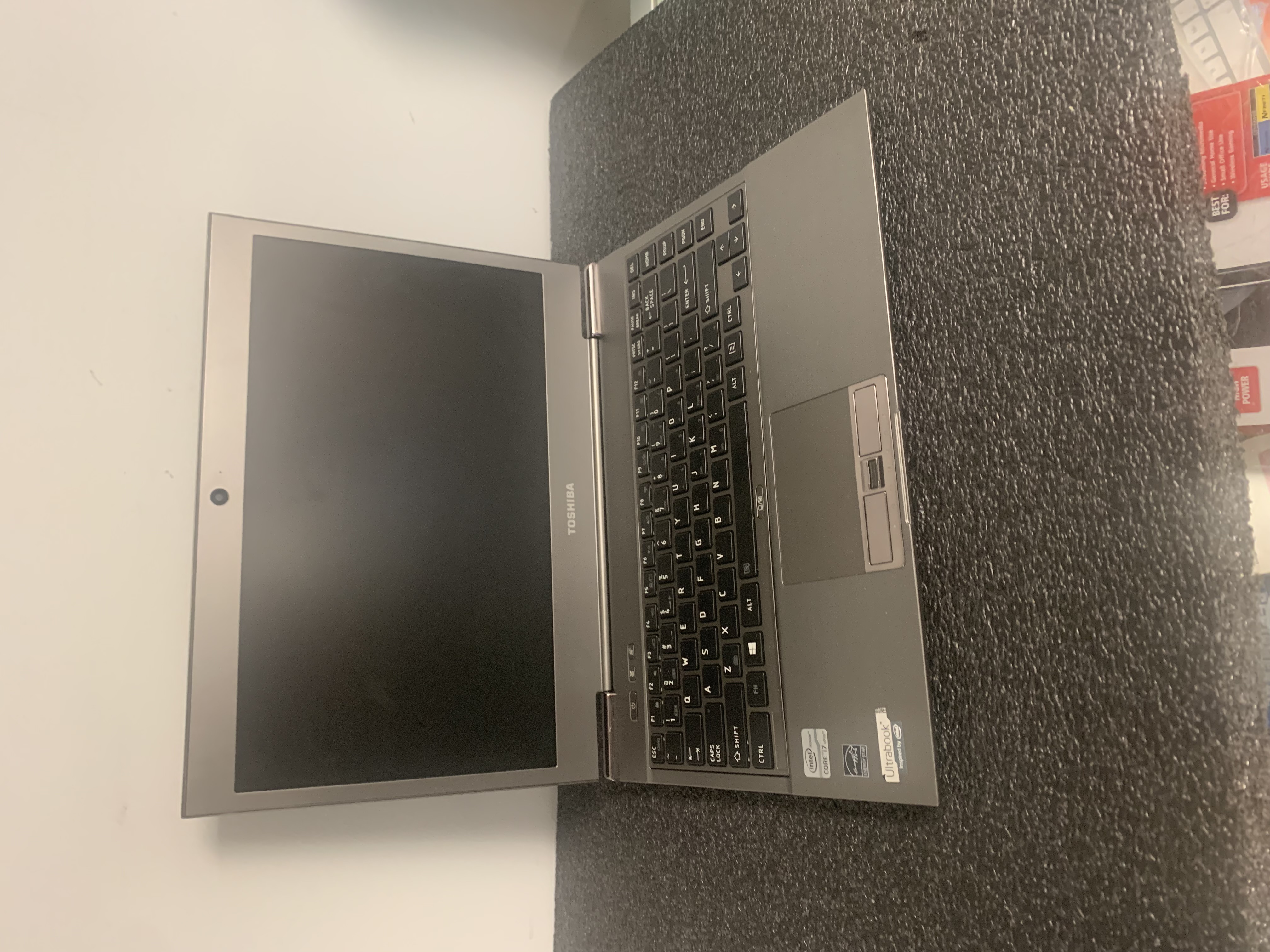 Toshiba Portege Z30-C 13" Screen 6th Gen Core i5, 8 GB, SSD, Windows 10 Pro