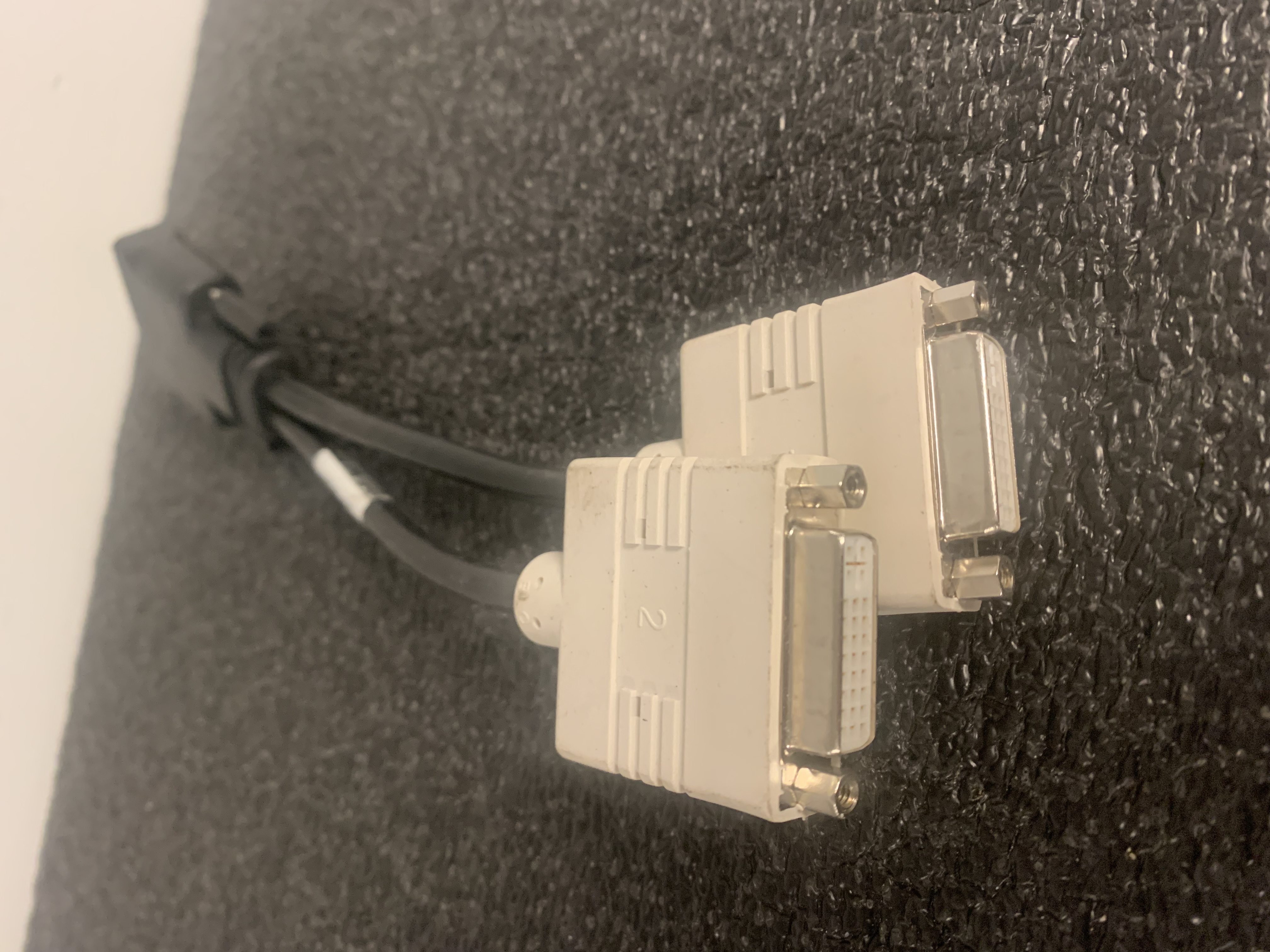 DMS-59 to Dual DVI Adapter