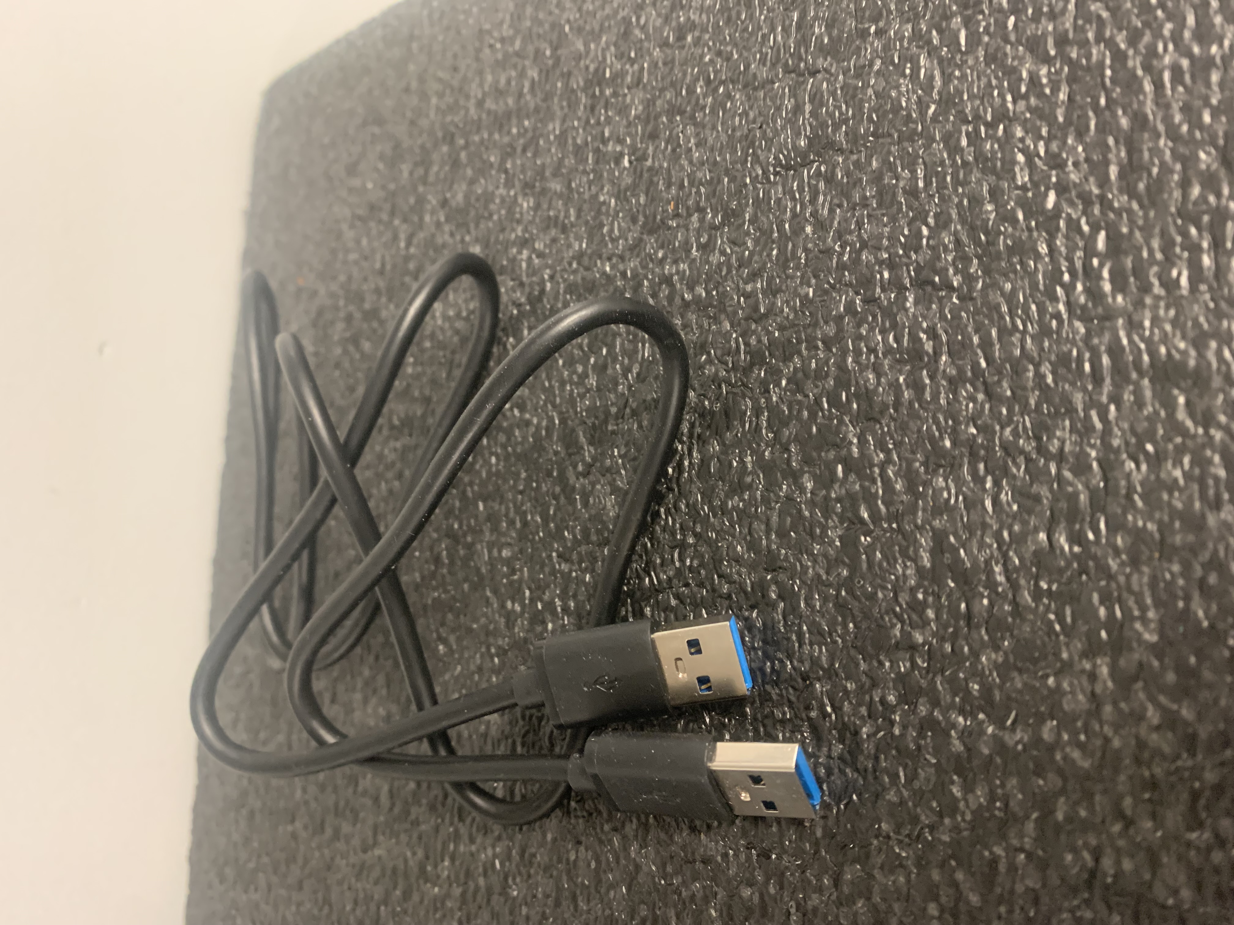 4 Foot USB 3.0 to USB 3.0 Cable