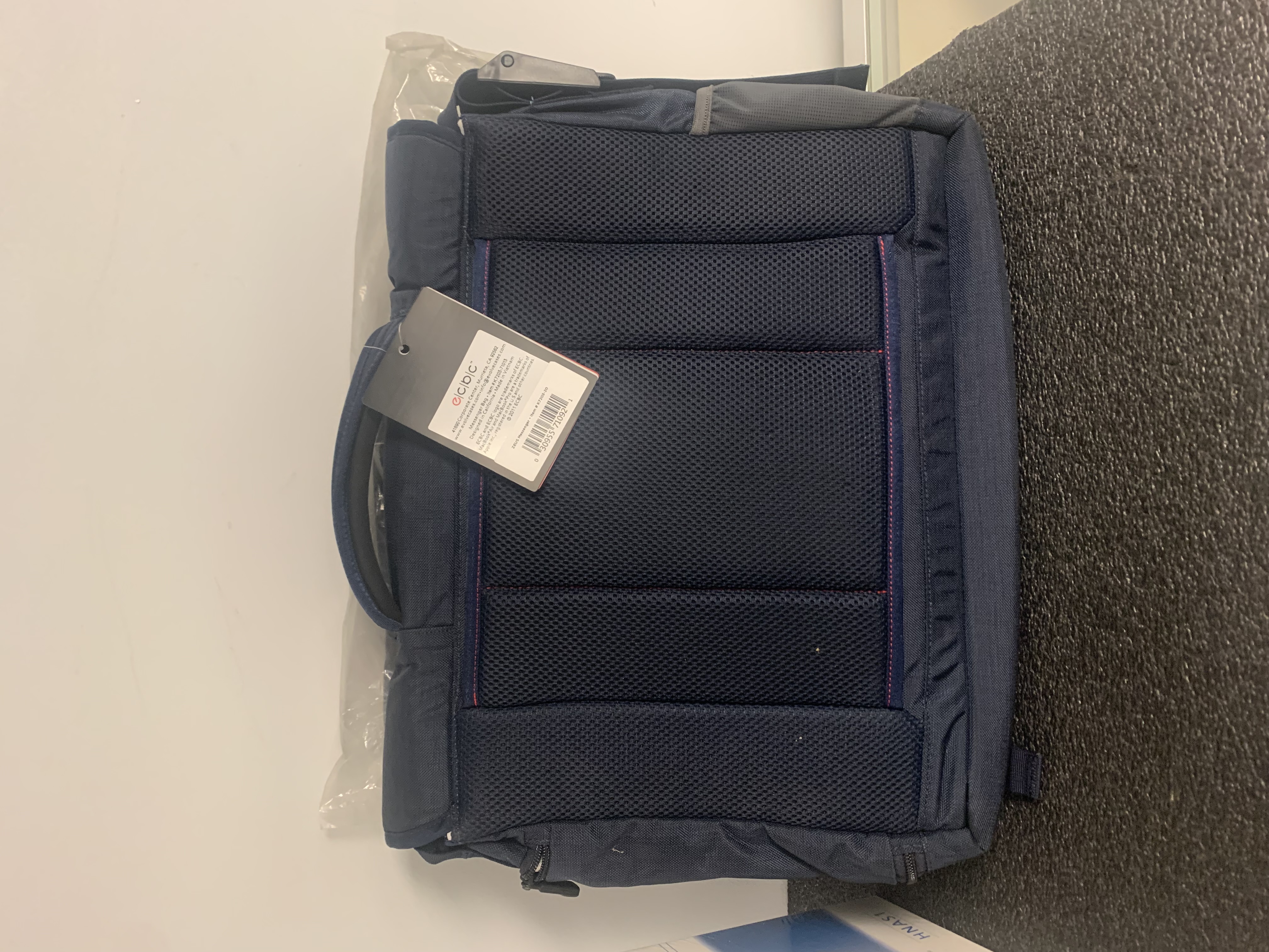 New High Quality Laptop Bag - 14.1" 